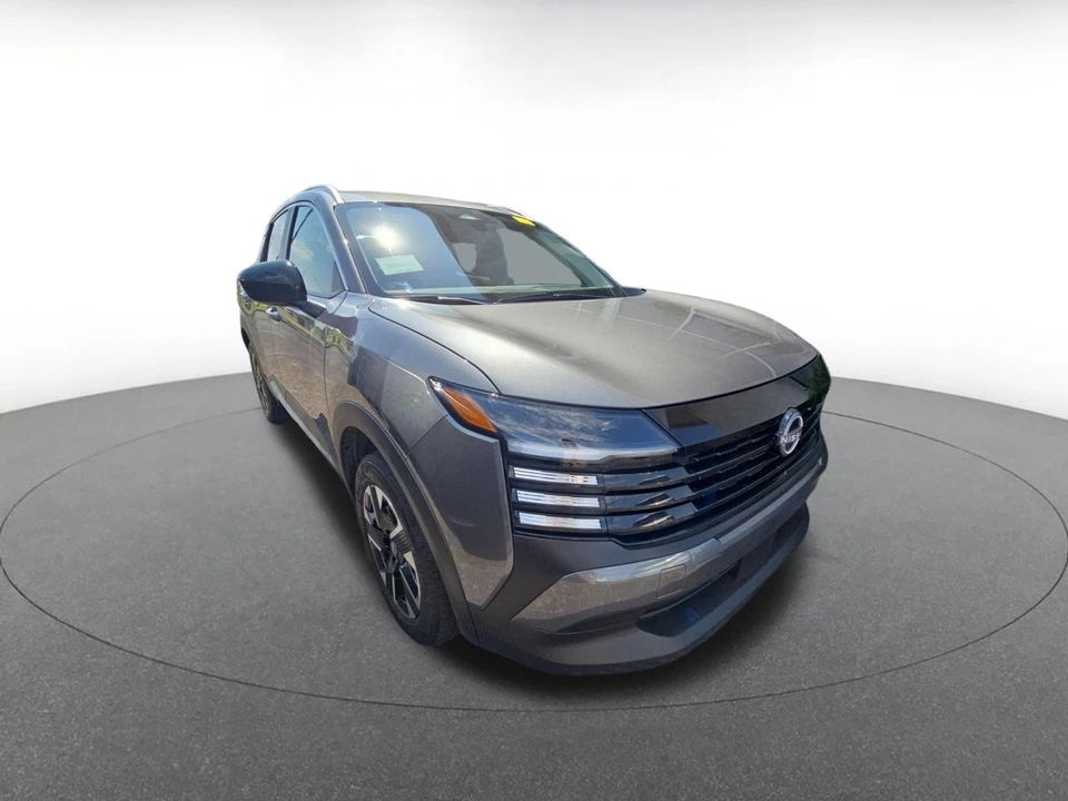 2026 Nissan Kicks - Image 2 of 31