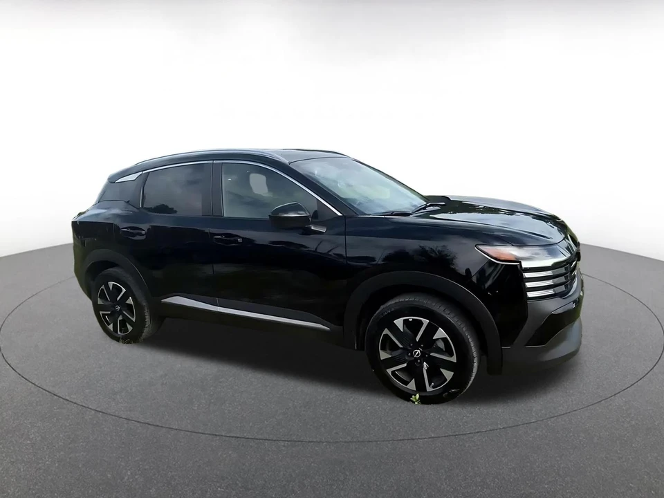 2026 Nissan Kicks - Image 2 of 31