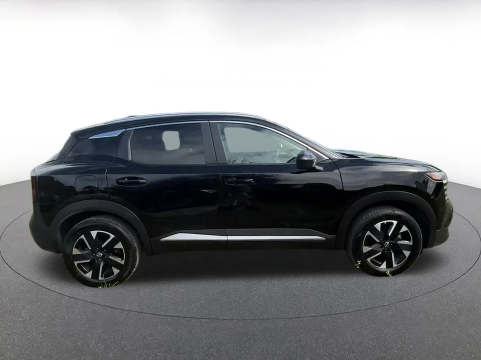 2026 Nissan Kicks - Image 17 of 31