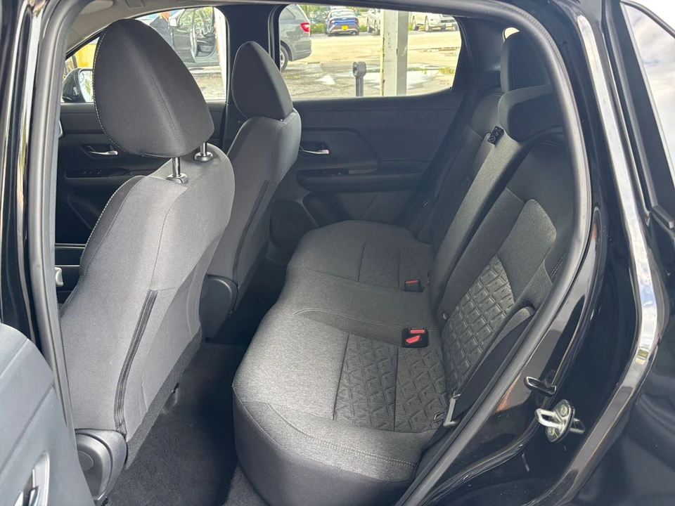 2026 Nissan Kicks - Image 26 of 31