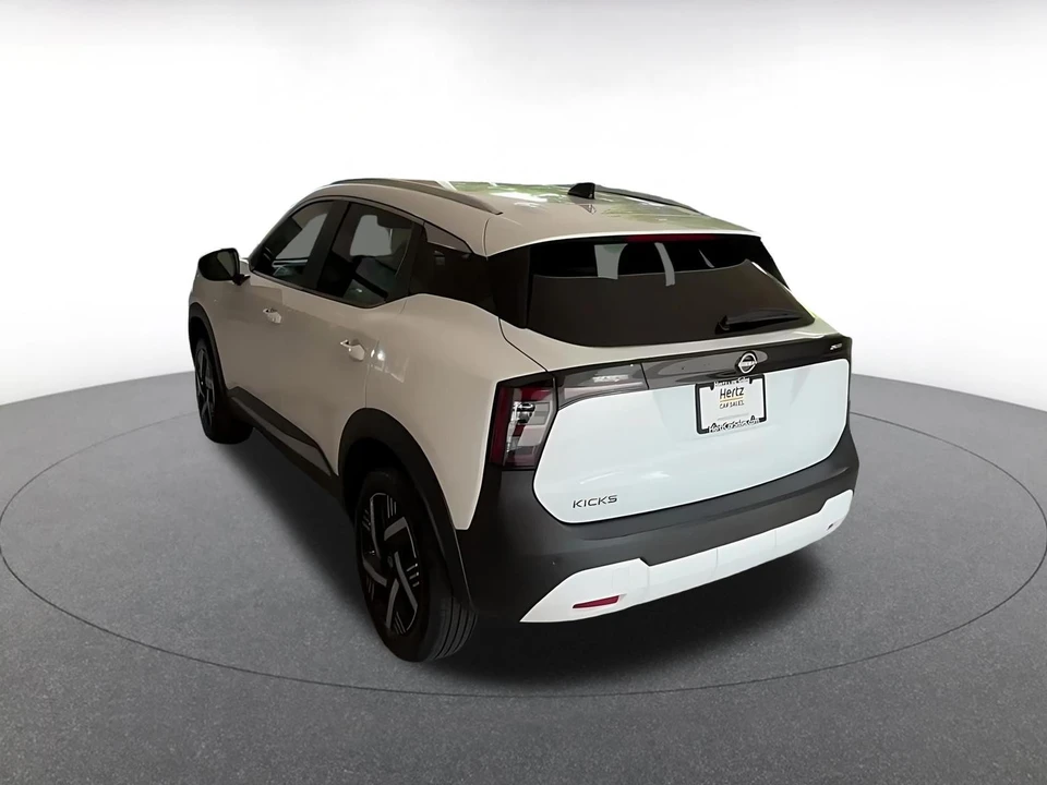 2026 Nissan Kicks - Image 17 of 31