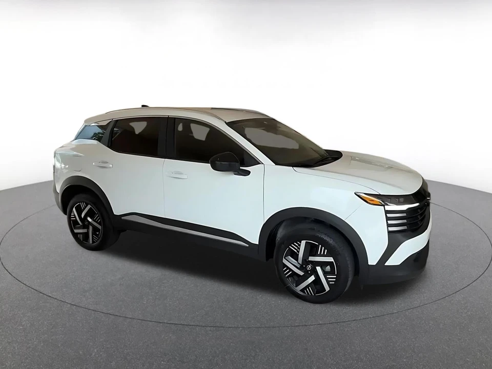 2026 Nissan Kicks - Image 2 of 31