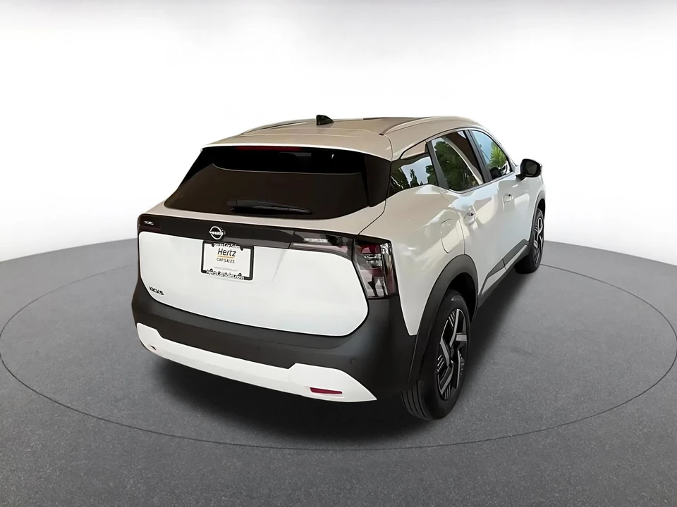2026 Nissan Kicks - Image 13 of 31