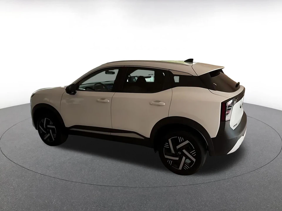 2026 Nissan Kicks - Image 16 of 31