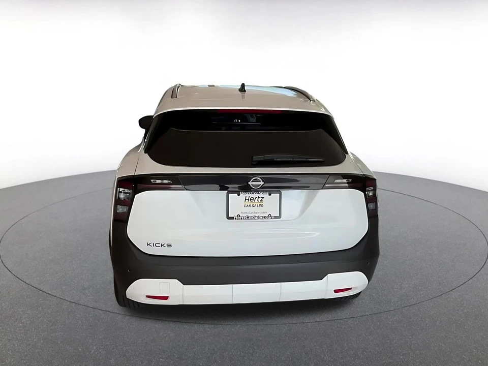 2026 Nissan Kicks - Image 12 of 31