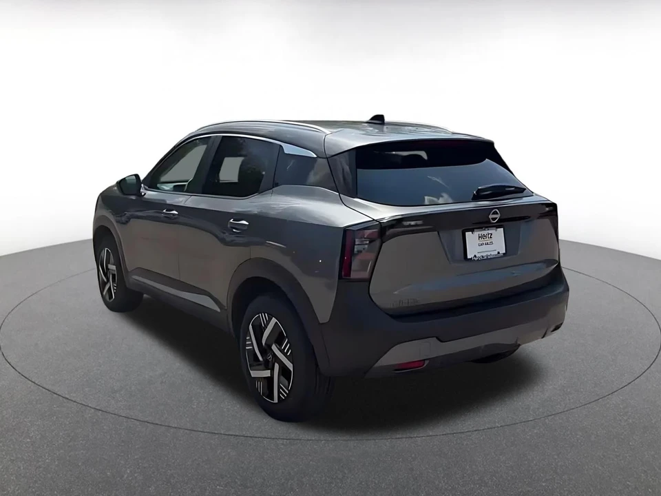 2026 Nissan Kicks - Image 13 of 31