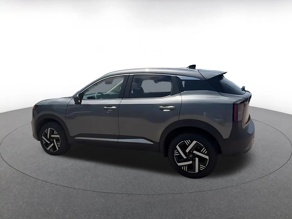 2026 Nissan Kicks - Image 12 of 31
