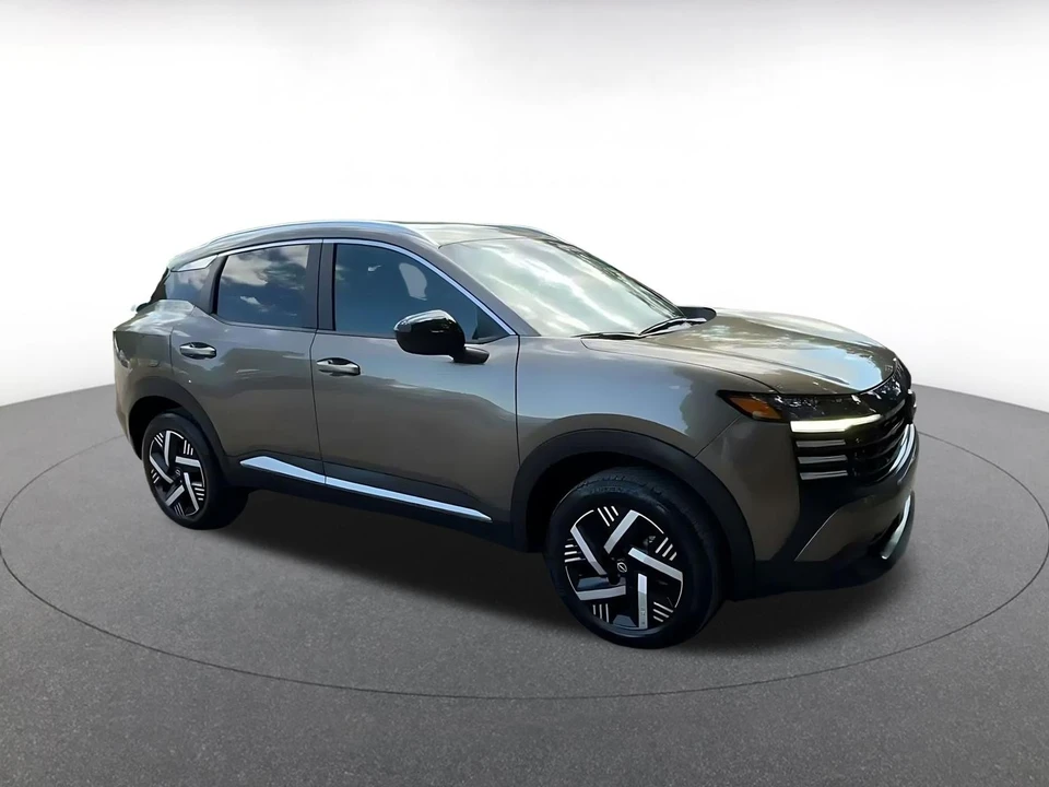 2026 Nissan Kicks - Image 2 of 31