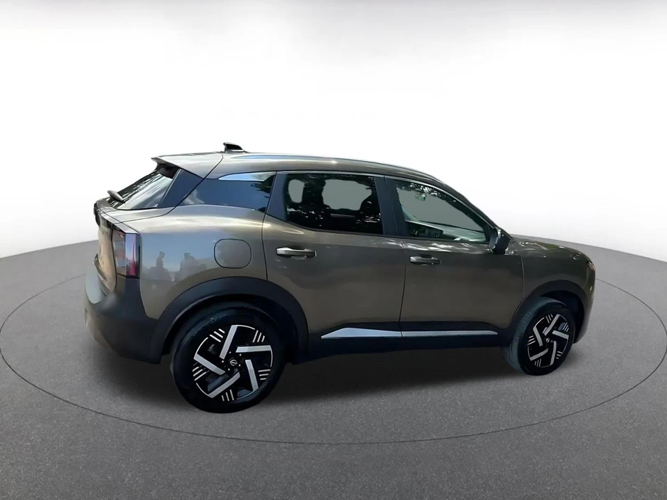 2026 Nissan Kicks - Image 16 of 31