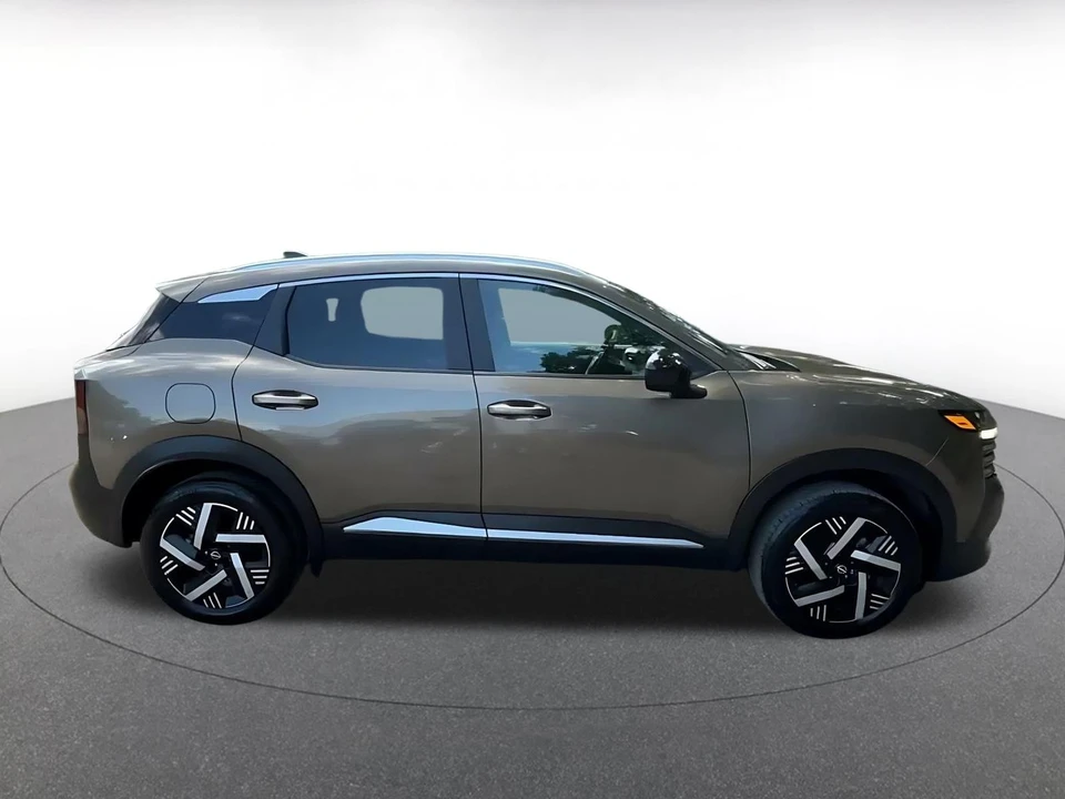 2026 Nissan Kicks - Image 17 of 31