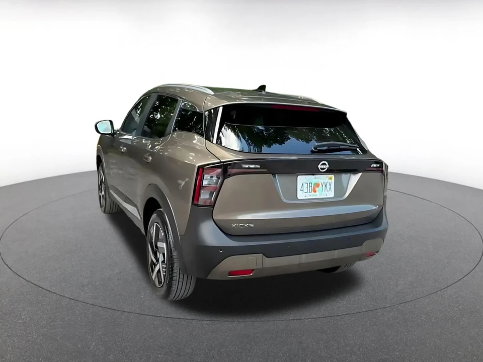 2026 Nissan Kicks - Image 12 of 31
