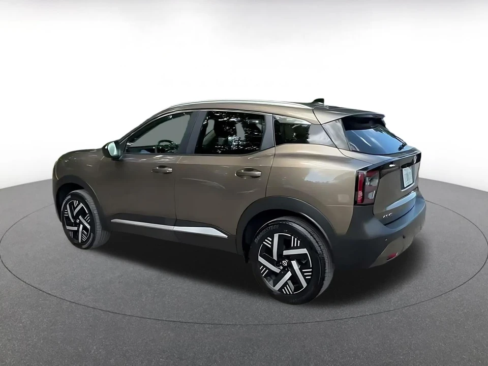 2026 Nissan Kicks - Image 11 of 31