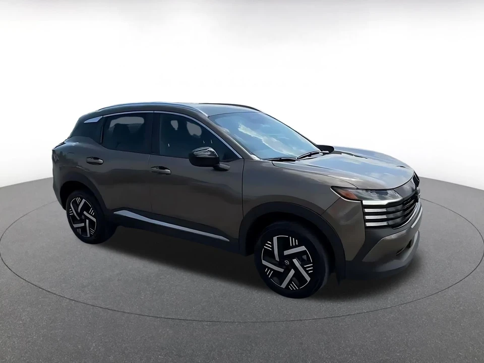 2026 Nissan Kicks - Image 2 of 31
