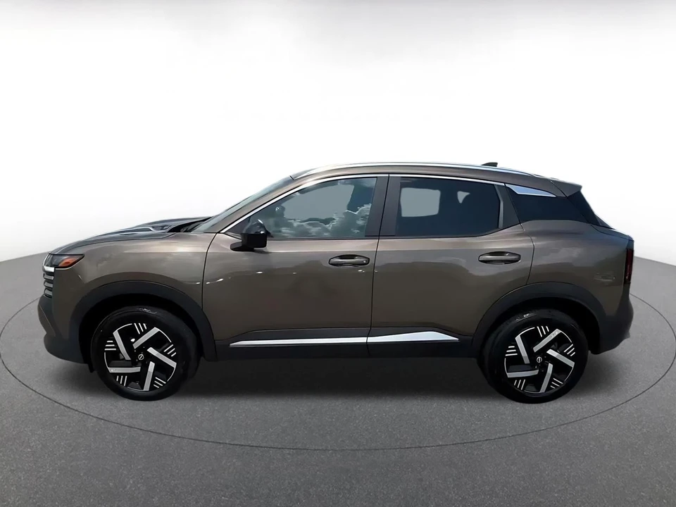 2026 Nissan Kicks - Image 11 of 31