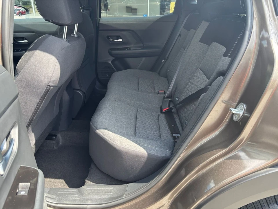 2026 Nissan Kicks - Image 25 of 31