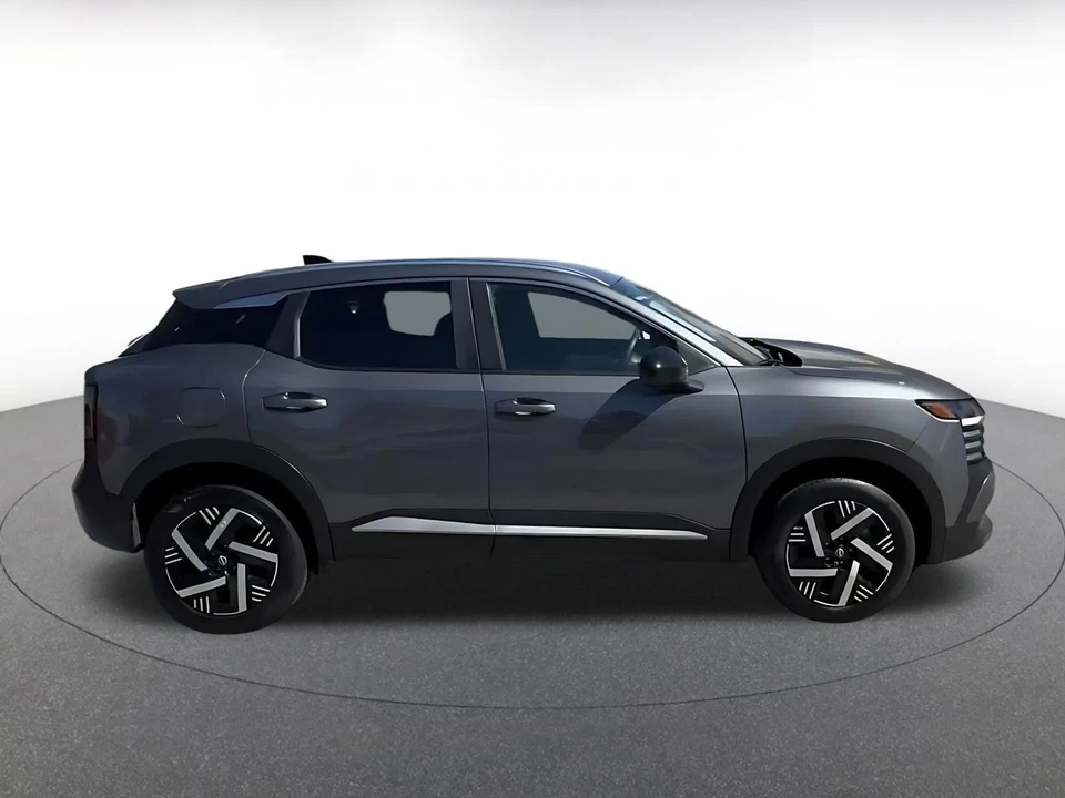 2026 Nissan Kicks - Image 17 of 31