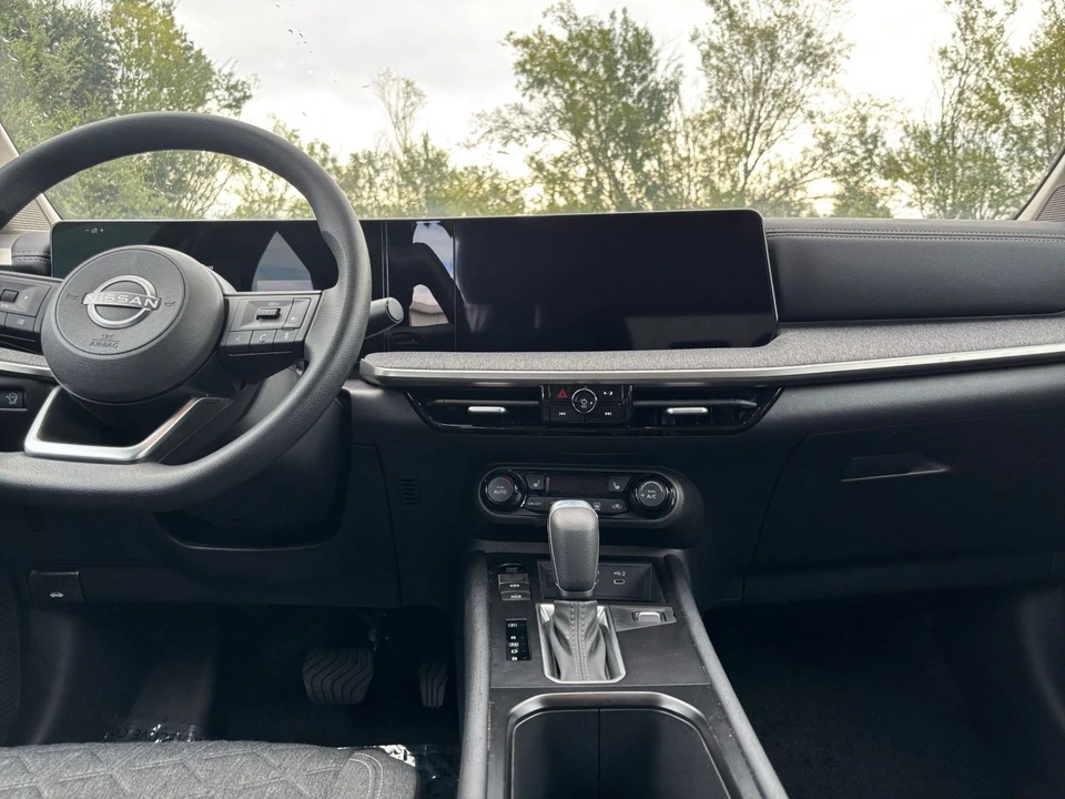 2026 Nissan Kicks - Image 18 of 31