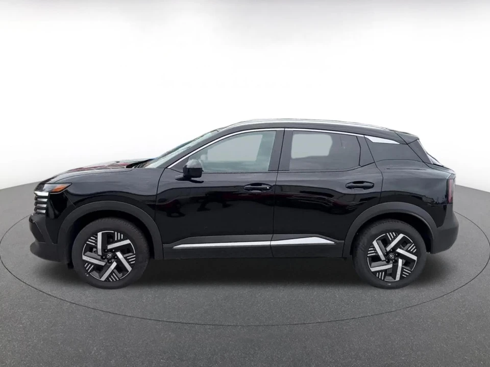2026 Nissan Kicks - Image 8 of 31