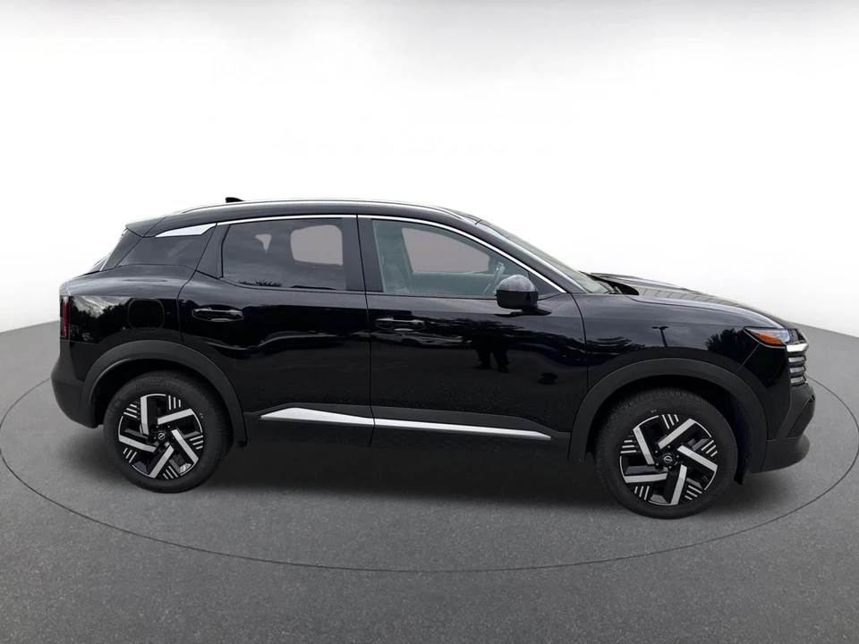 2026 Nissan Kicks - Image 16 of 31