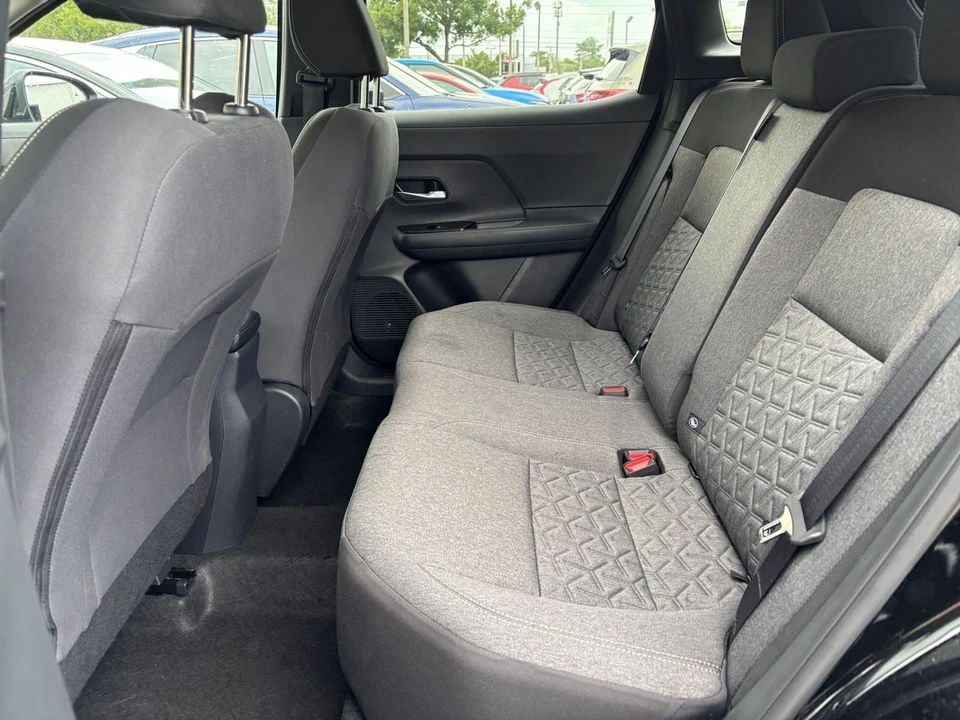 2026 Nissan Kicks - Image 24 of 31