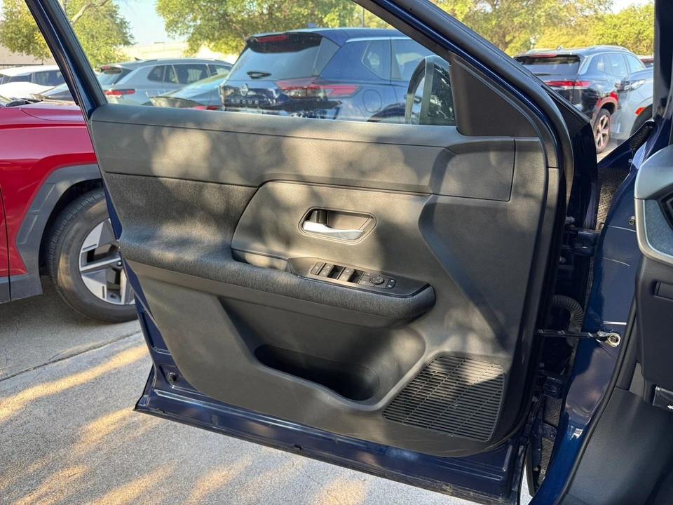 2026 Nissan Kicks - Image 20 of 31