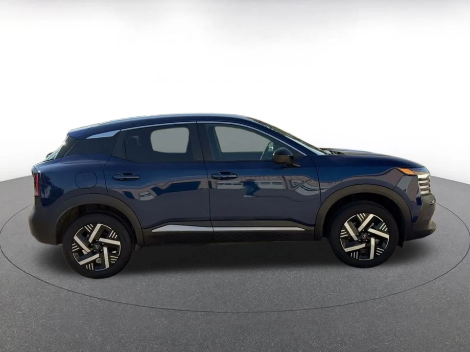 2026 Nissan Kicks - Image 17 of 31