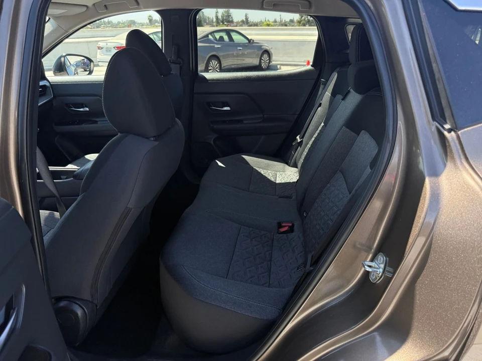 2026 Nissan Kicks - Image 26 of 31
