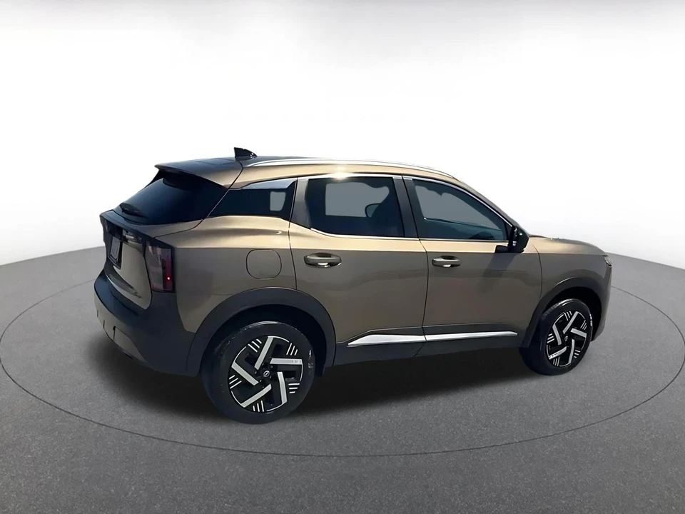 2026 Nissan Kicks - Image 16 of 31