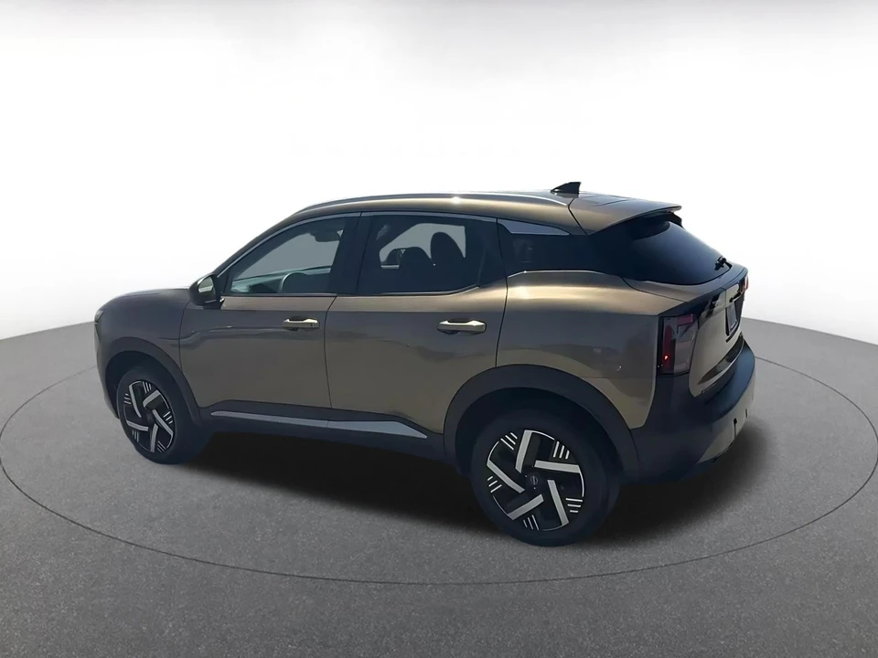 2026 Nissan Kicks - Image 11 of 31