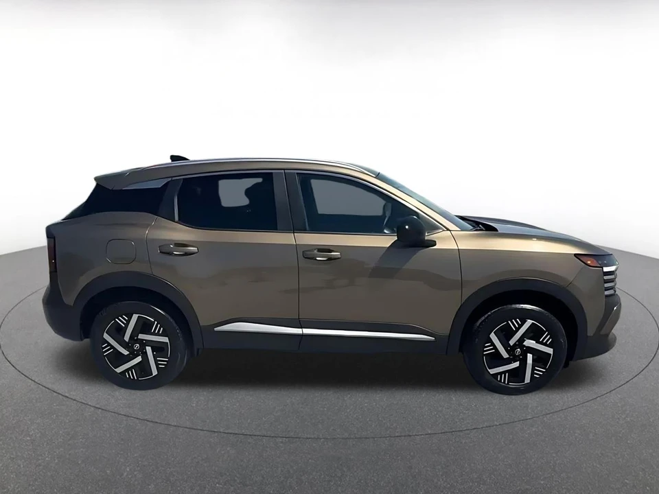 2026 Nissan Kicks - Image 17 of 31