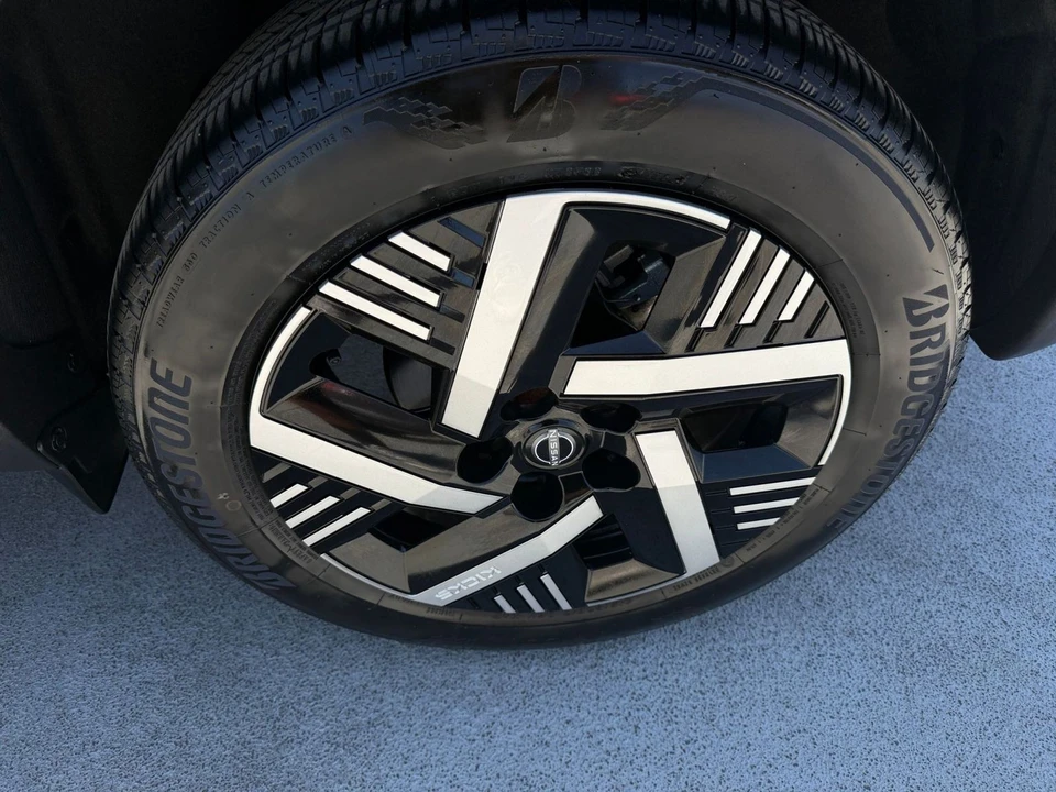 2026 Nissan Kicks - Image 30 of 31