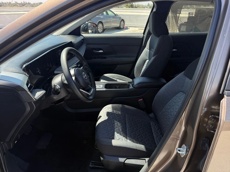 2026 Nissan Kicks - Image 27 of 31
