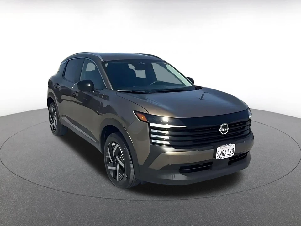 2026 Nissan Kicks - Image 3 of 31