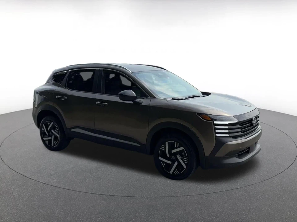 2026 Nissan Kicks - Image 2 of 31
