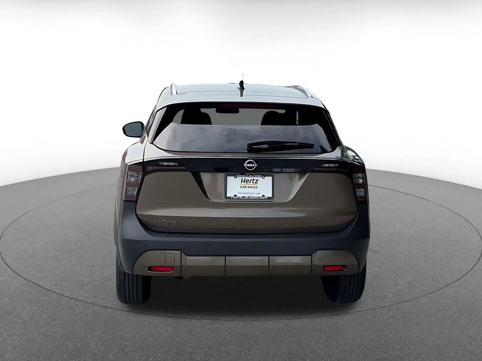 2026 Nissan Kicks - Image 14 of 31