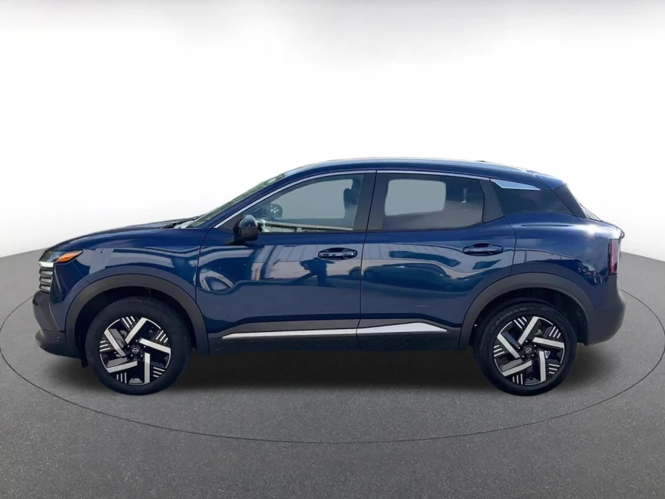 2026 Nissan Kicks - Image 9 of 31