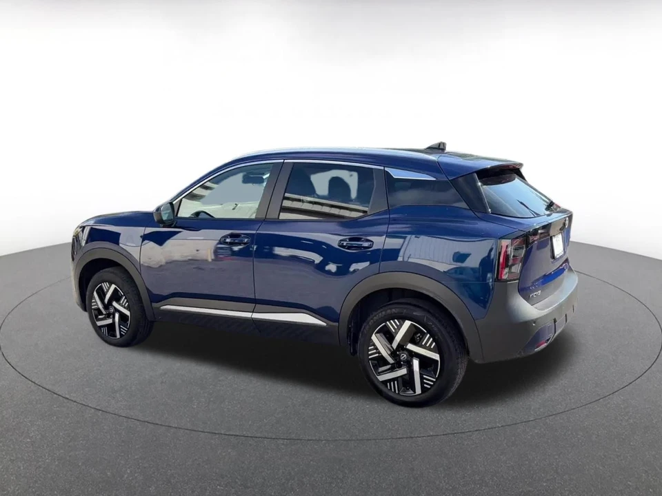 2026 Nissan Kicks - Image 11 of 31