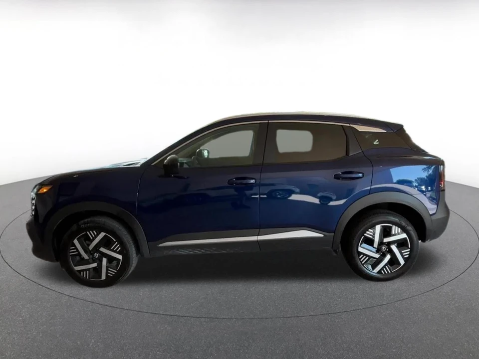 2026 Nissan Kicks - Image 9 of 31
