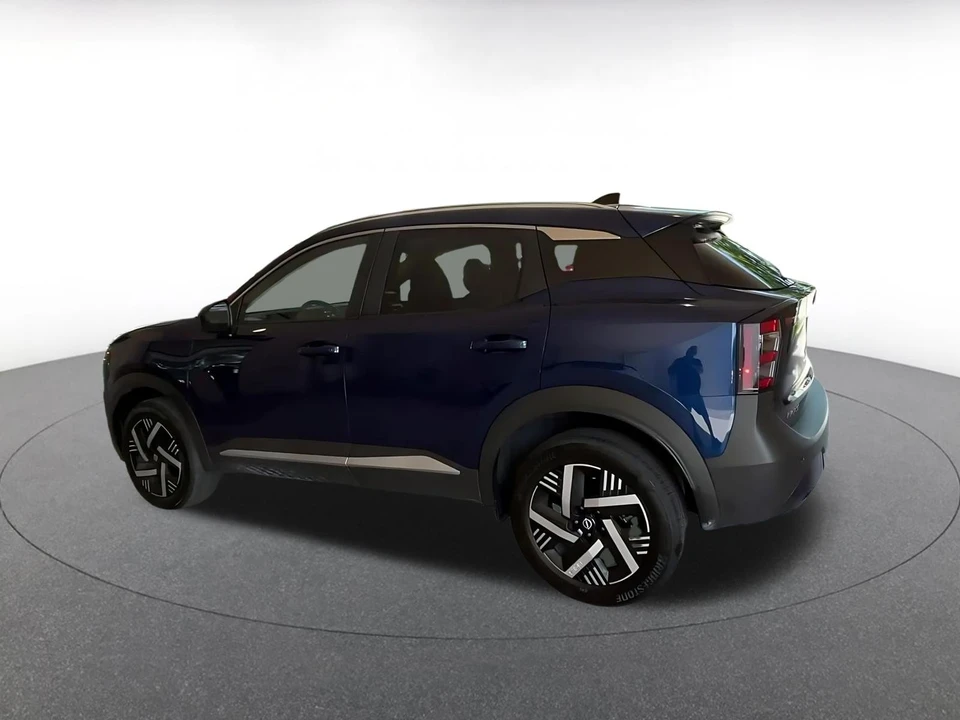 2026 Nissan Kicks - Image 12 of 31