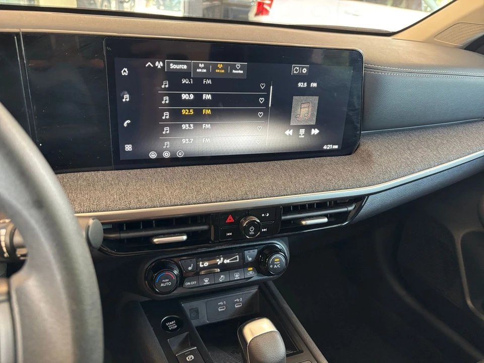 2026 Nissan Kicks - Image 18 of 31