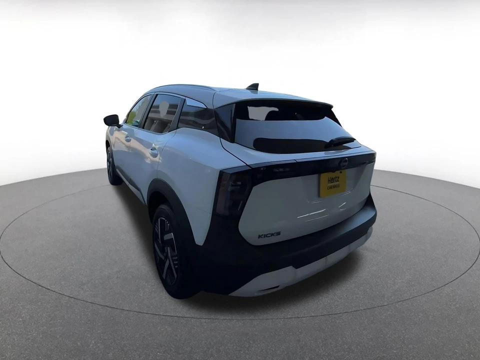 2026 Nissan Kicks - Image 12 of 31