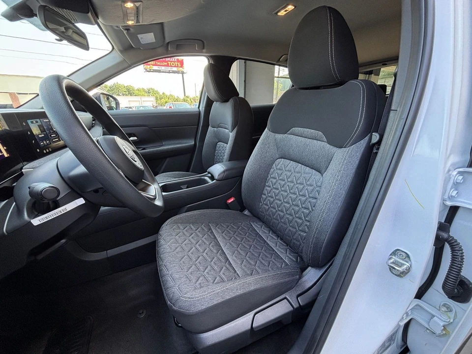 2026 Nissan Kicks - Image 27 of 31