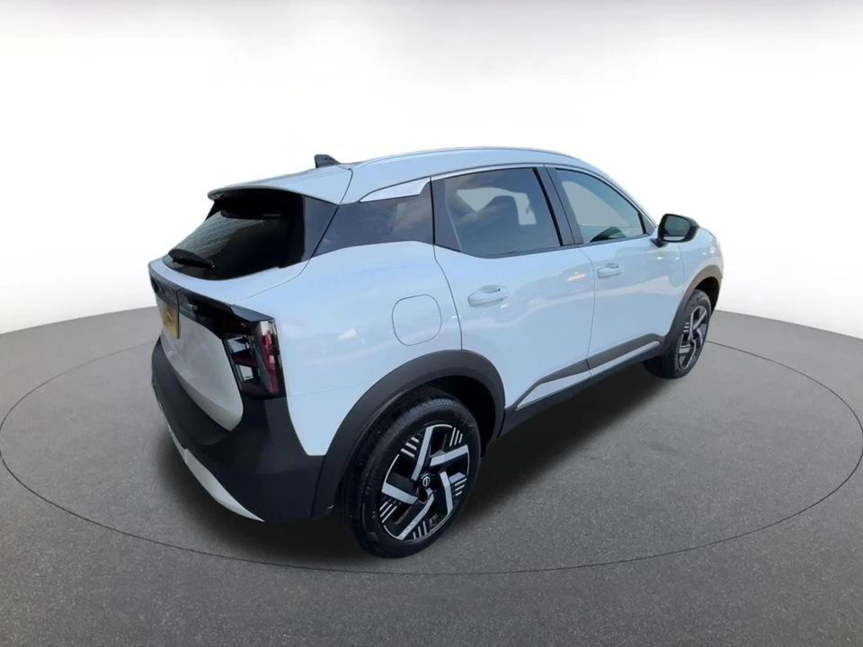 2026 Nissan Kicks - Image 16 of 31