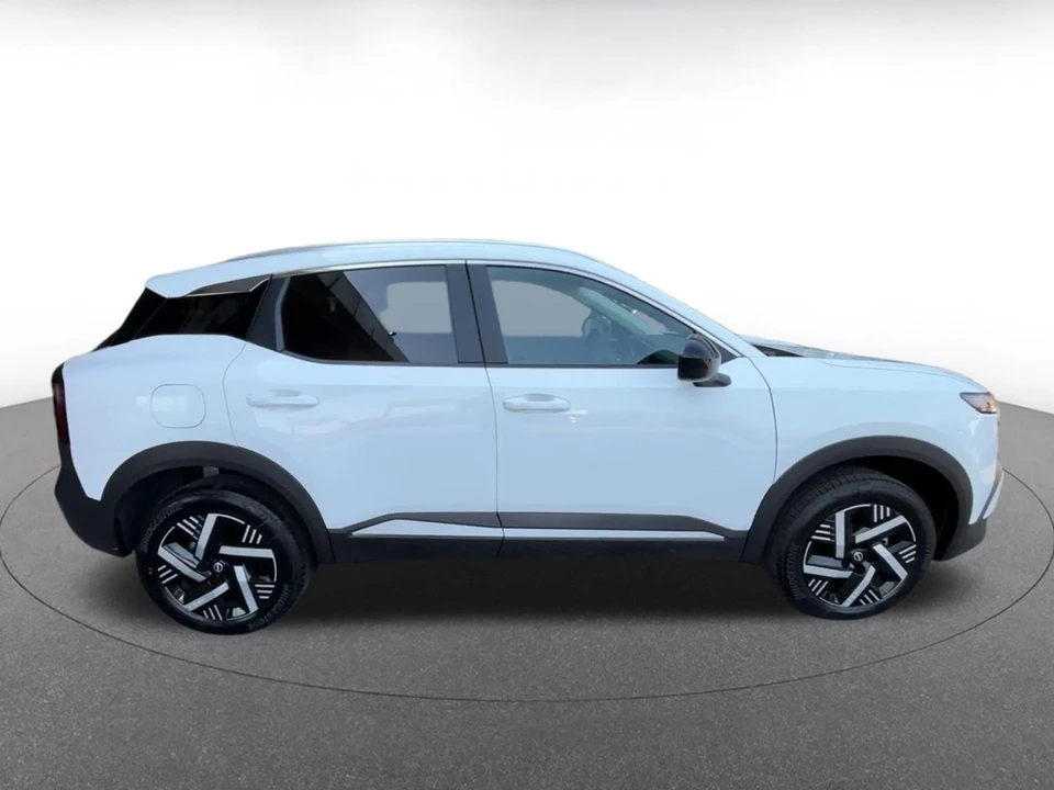2026 Nissan Kicks - Image 17 of 31