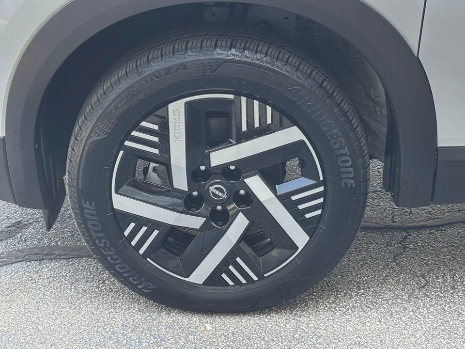 2026 Nissan Kicks - Image 30 of 31