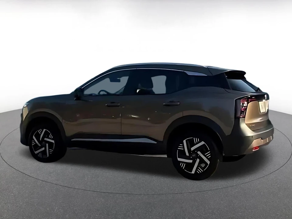 2026 Nissan Kicks - Image 9 of 31