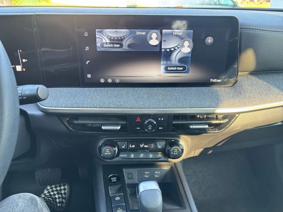 2026 Nissan Kicks - Image 18 of 31