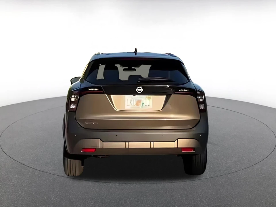 2026 Nissan Kicks - Image 11 of 31