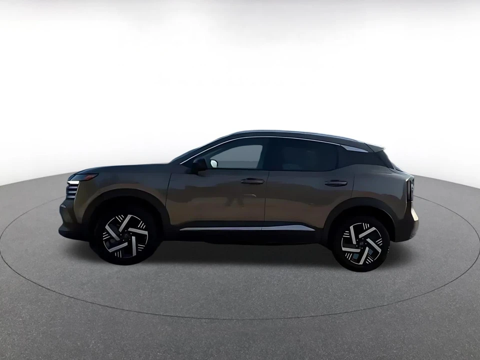 2026 Nissan Kicks - Image 15 of 31