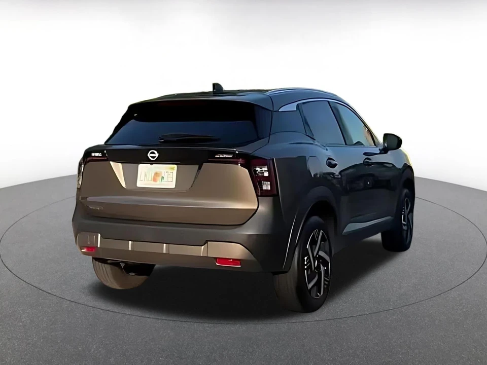 2026 Nissan Kicks - Image 12 of 31